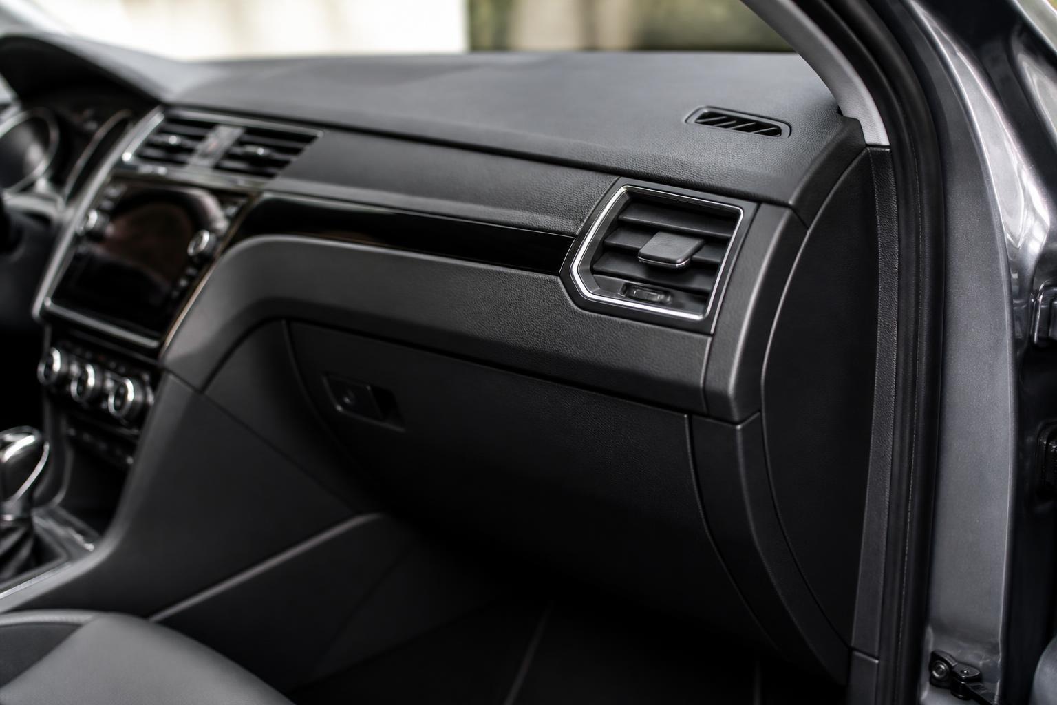 Warum moderne Kunststoffe im Auto langlebiger sind – und trotzdem Pflege brauchen